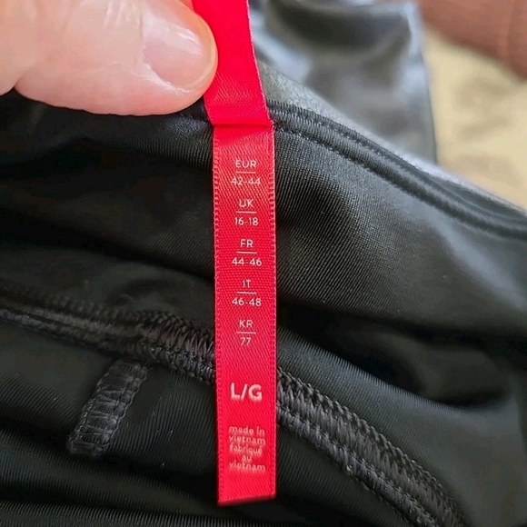 Spanx Faux Leather Pants Leggings Size Large 2437 - Picture 4 of 11